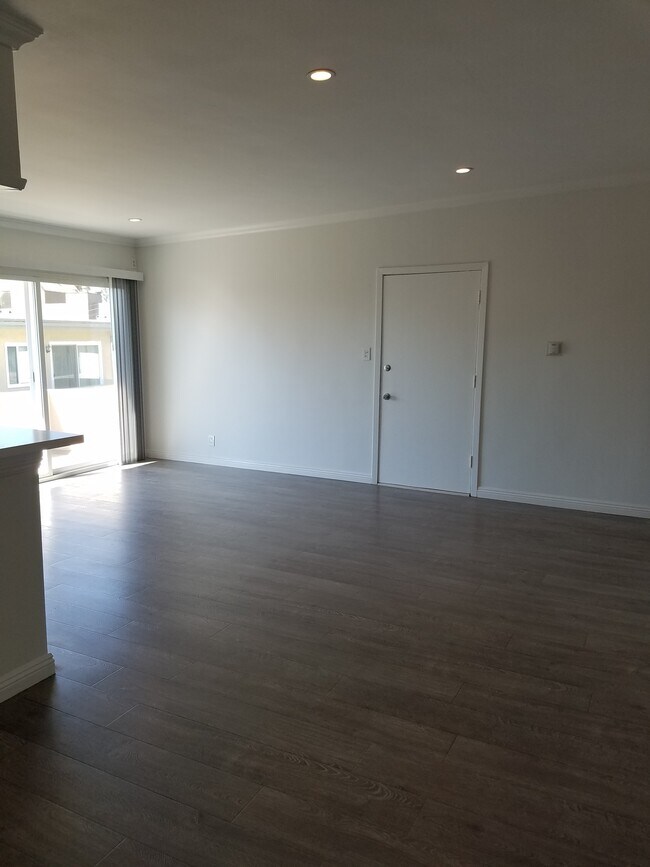 Foto del edificio - 11601 Gorham Ave