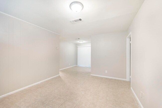 Foto del edificio - 705 American Blvd