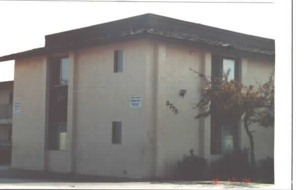 Building Photo - 3775 Sunset Ln