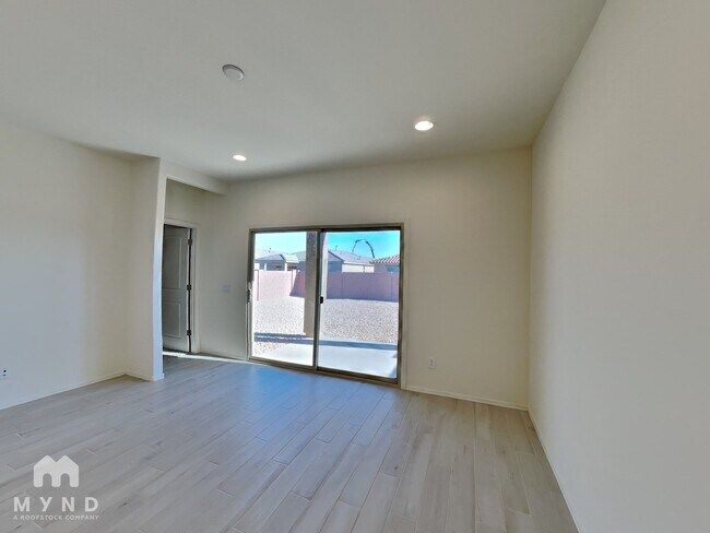 Building Photo - 11820 W Rancho Dr