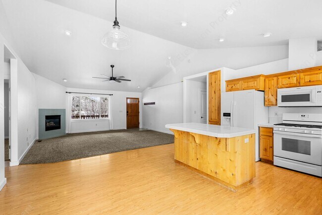 Foto del edificio - Northeast 3 BR - 2 BA Single-level Home w/ large Backyard