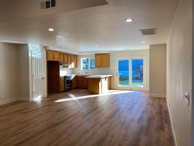 Building Photo - COMING SOON - Wonderful 4 bedroom/2 bath house - Updated throughout!