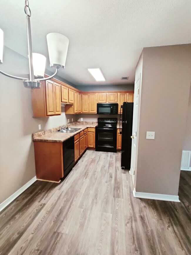 COCINA - 1177 Bloodworth Ln