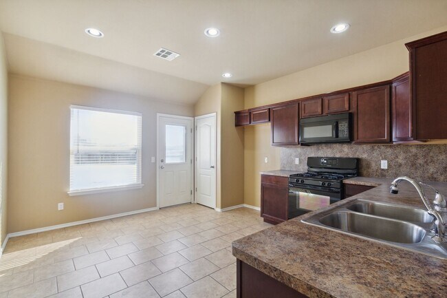 Foto del edificio - Welcome to Your Dream Home!