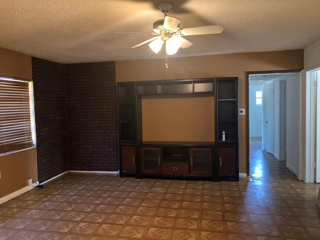 5820 Harrington Dr, Orlando, FL 32808 House Rental in Orlando, FL