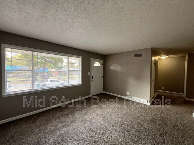 Building Photo - 4378 Deerland St