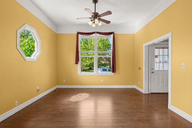 Building Photo - Charming Solar Home in Portland Woodlawn Neighborhood