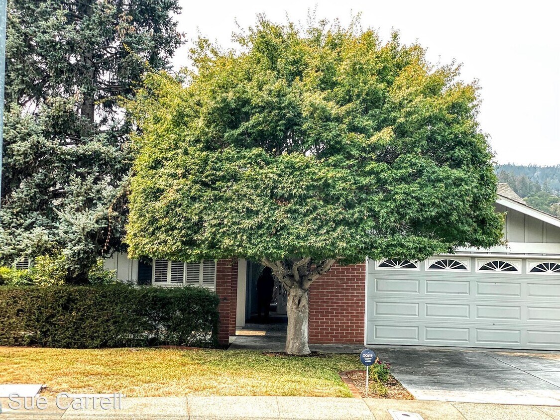 Primary Photo - 2 br, 2 bath House - 7596 Oak Leaf Dr.
