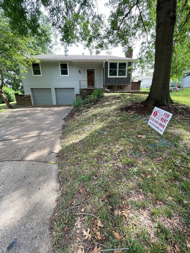 Foto principal - Beautifully Updated 3 Bedroom 2 bathroom H...