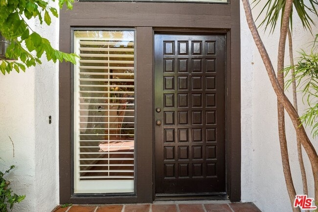 Foto del edificio - 1547 Palisades Dr