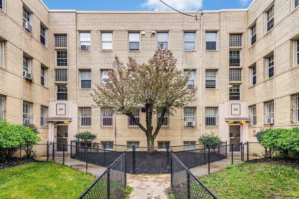 Foto del edificio - 215 Oakwood St SE