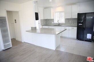 Building Photo - 1154 N Virgil Ave
