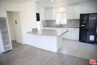 Building Photo - 1154 N Virgil Ave
