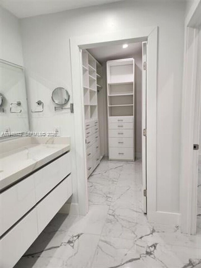 Foto del edificio - 15152 SW 63rd Ter