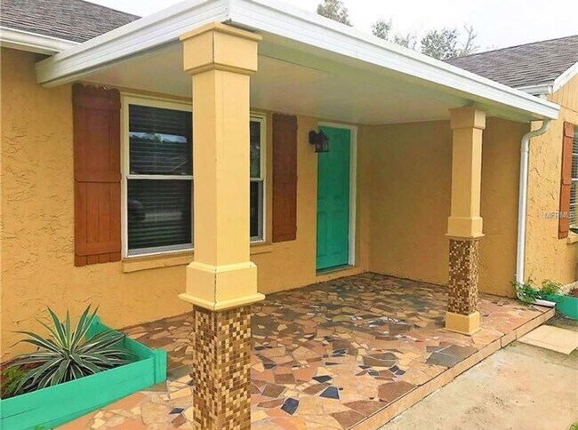Foto del edificio - 7200 Jenner Ave
