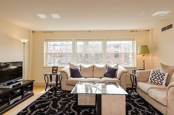 Foto del edificio - 1600 Beacon St