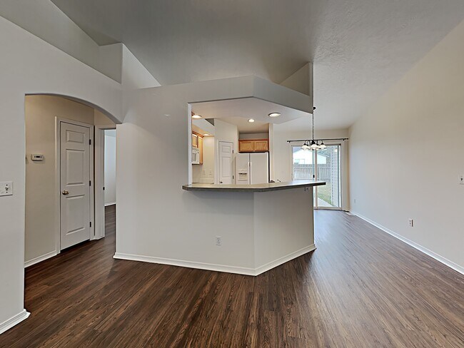 Building Photo - 802 NW 9th Pl