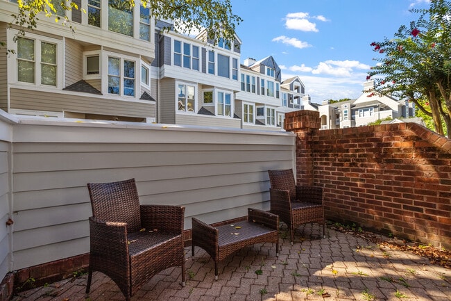 Patio - 1030 Brighthurst Dr