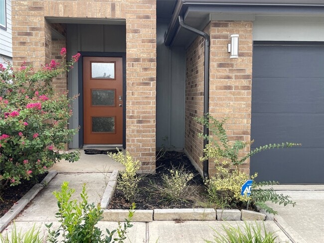 Foto del edificio - 12811 Harlesden Ln