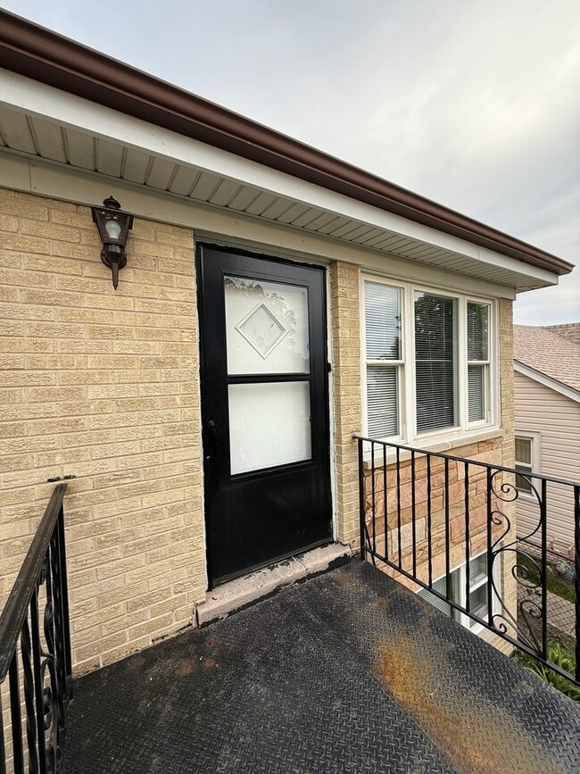 Building Photo - 1819 N 38th Ave