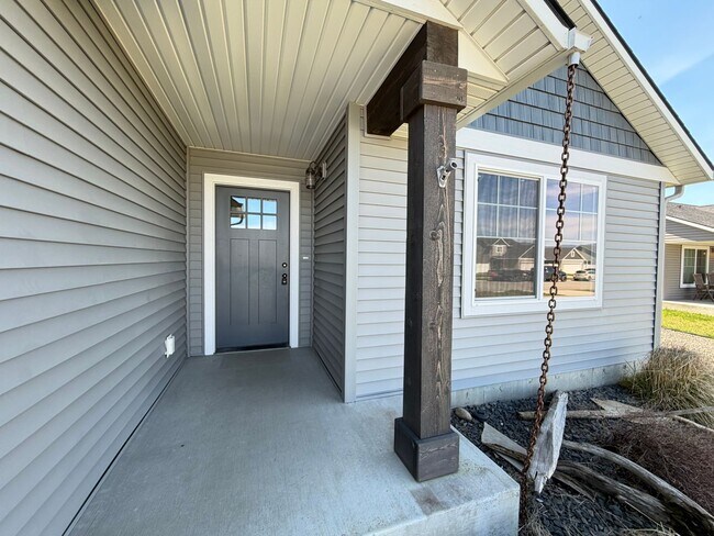 Building Photo - Rathdrum Rancher