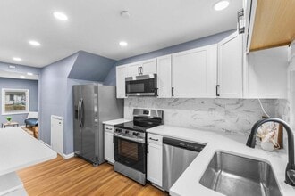 Building Photo - 2173 Lexington Ave
