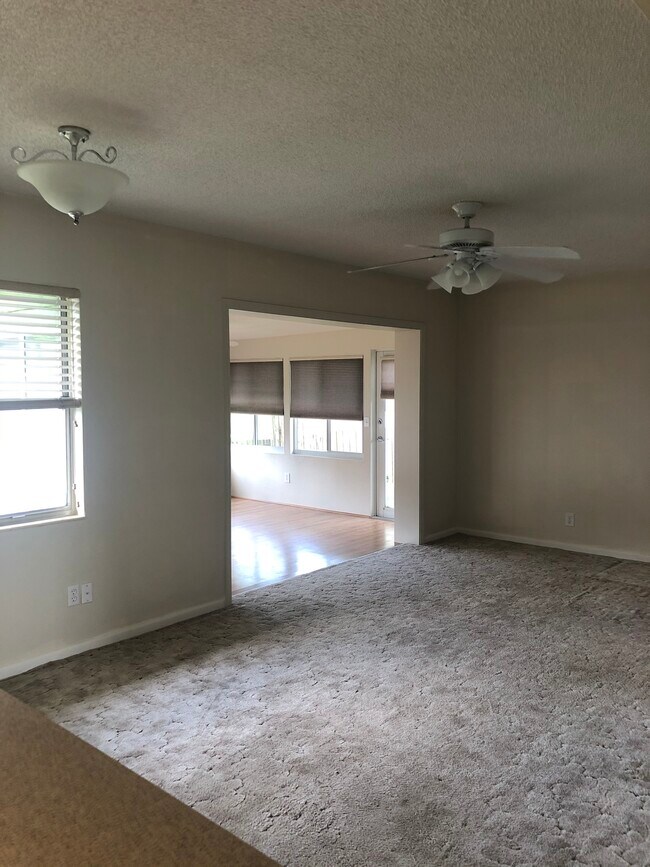 Building Photo - 2088 Lanai Ave