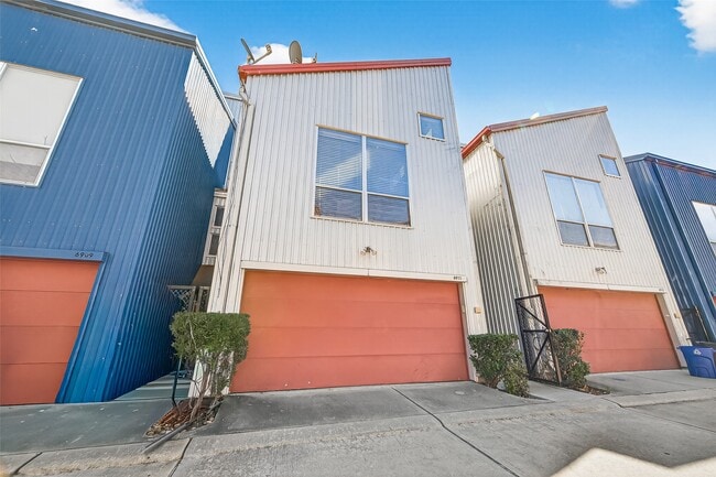 Foto del edificio - 6911 Yellowstone Way Dr