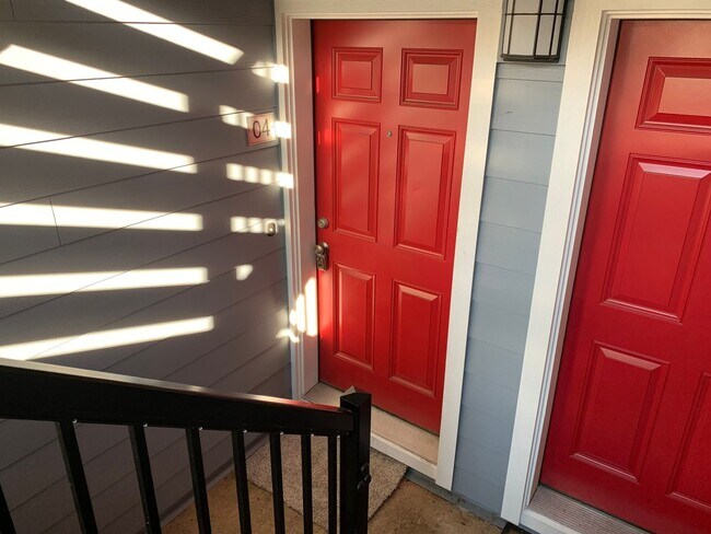 Foto del edificio - Lake Oswego Condo with Access to Mt. Park ...