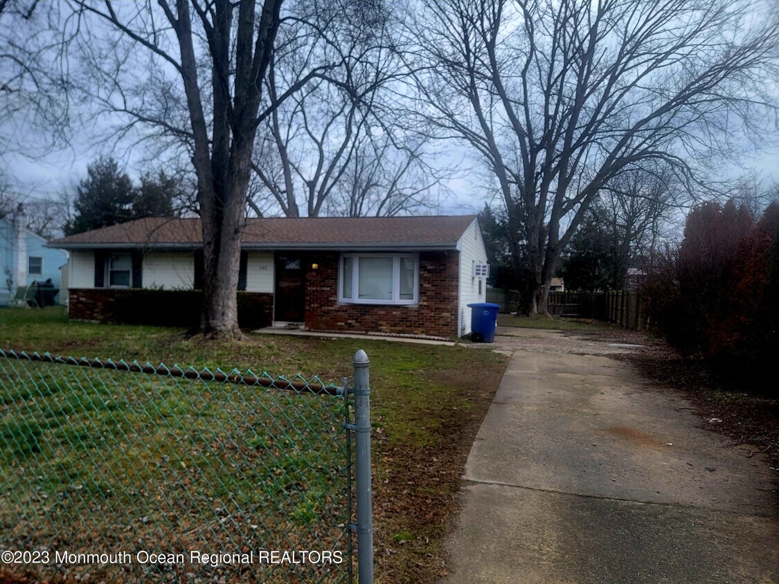 307 Algonquin Trail, Pemberton Township, NJ 08015 House for Rent in