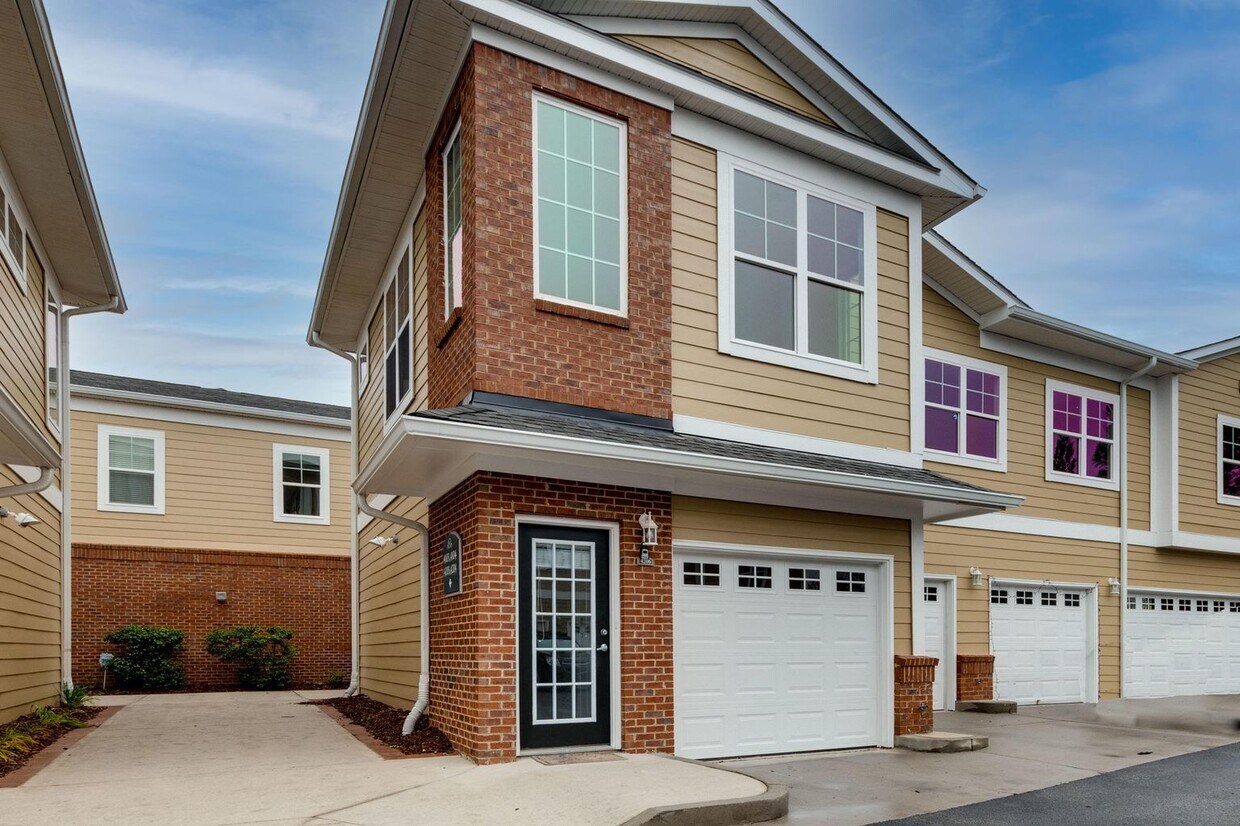 Primary Photo - 4206 Regency Ct