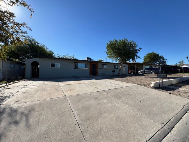 Foto del edificio - Spacious and Affordable Needles Ca home