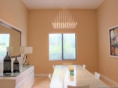 Foto del edificio - 9741 NW 130th St
