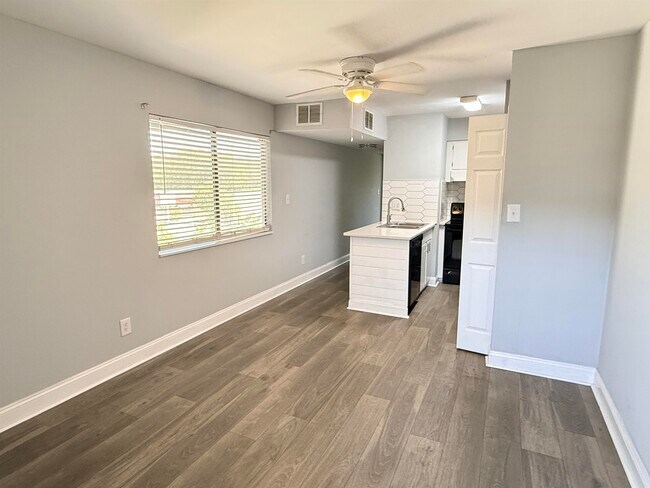 Foto del edificio - 10174 Beach Dr SW
