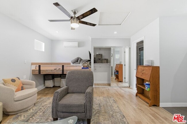 Building Photo - 4276 Kenyon Ave