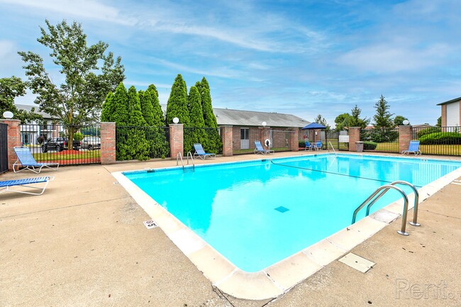 Foto del edificio - 3-bedroom 2- BATH DOWNSTAIRS