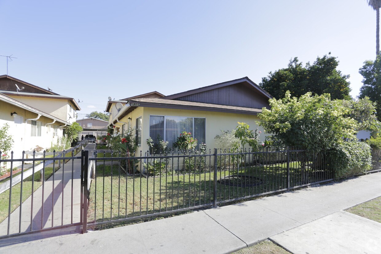Primary Photo - 1805 Cedar St