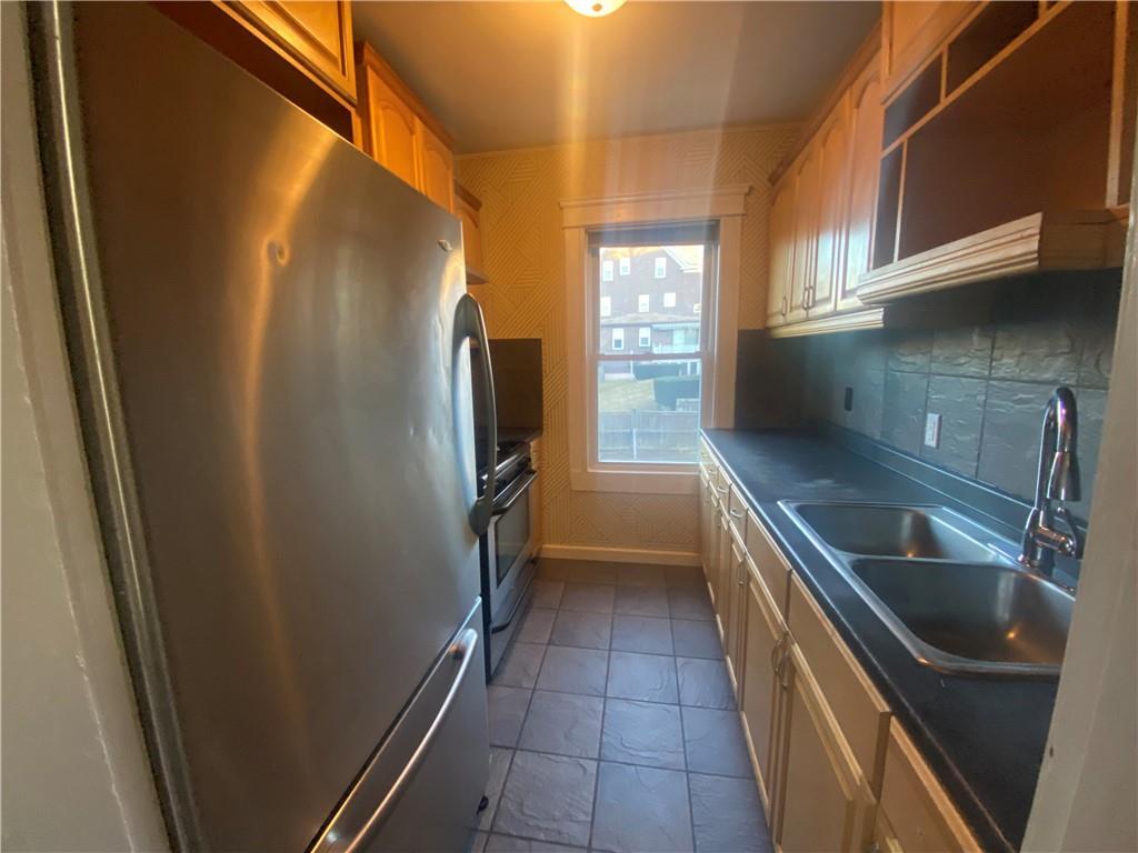 810 Grand St Unit 2nd, Woonsocket, RI 02895 Room for Rent in