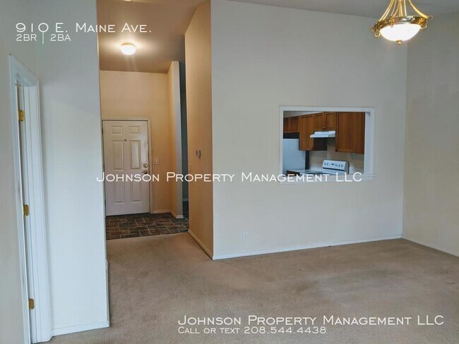 Building Photo - 910 E Maine Ave