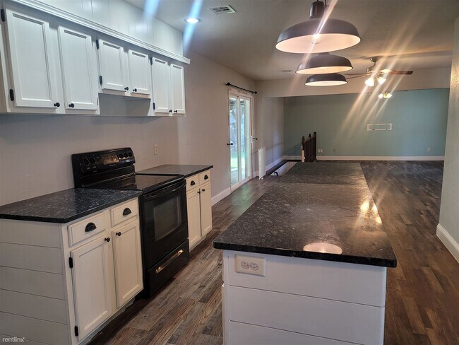 Foto del edificio - 4 br, 2 bath House - 4549 South Washington...