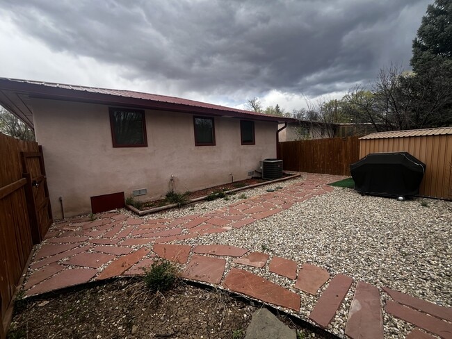 Foto del edificio - 127 Oakley Ln