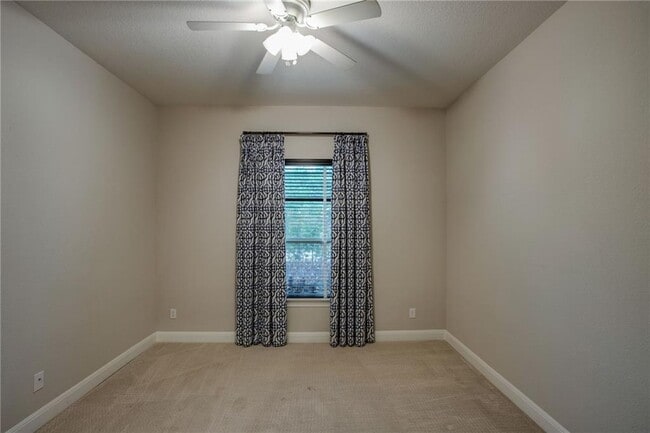 Building Photo - 820 Anahuac Dr