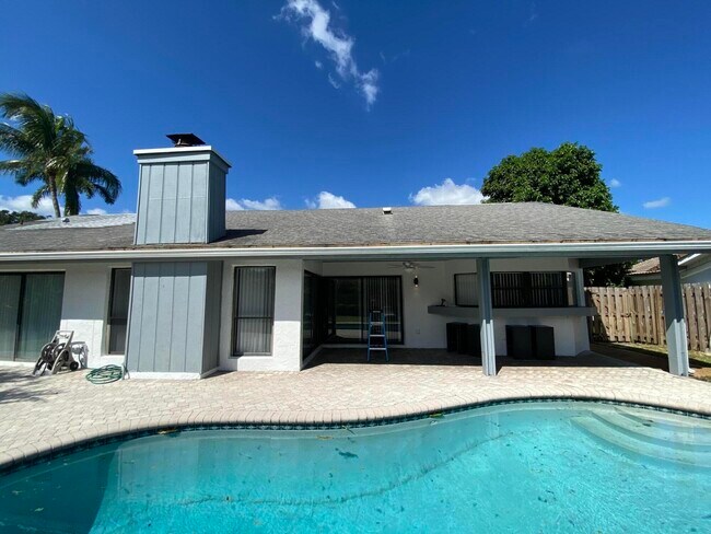 Building Photo - 3048 NW 27th Terrace