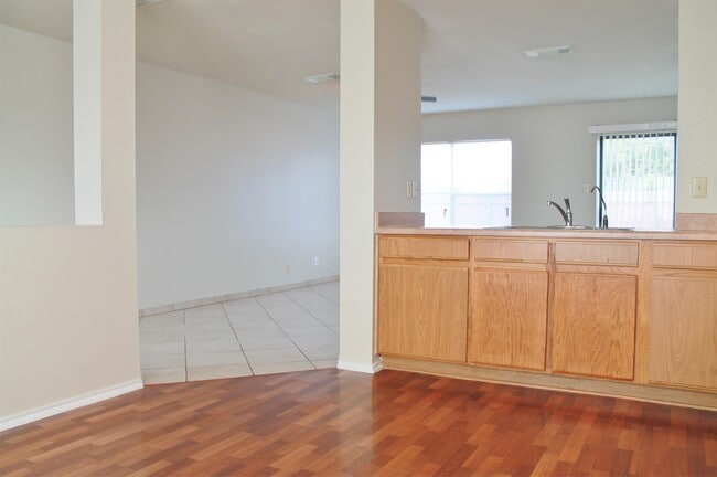 Foto del edificio - 7955 Ruby Meadow