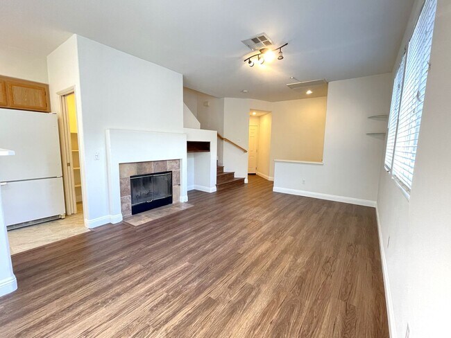 Foto del edificio - Encinitas TownHome with Dual Master Suites!