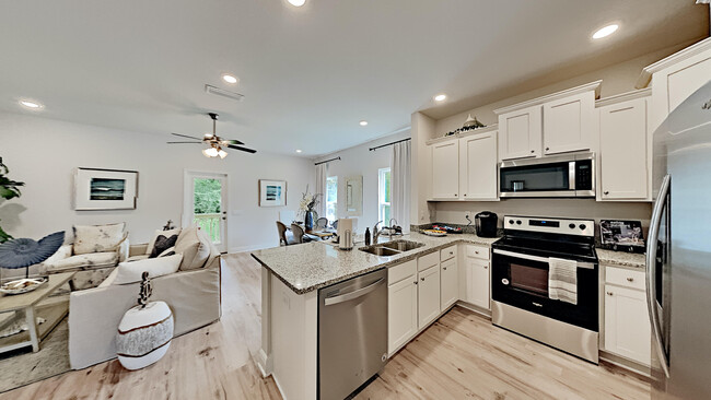 Building Photo - 22 Sand Hill Cir