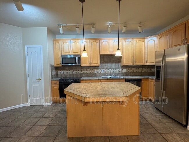 Building Photo - 1420 Whitehall Dr