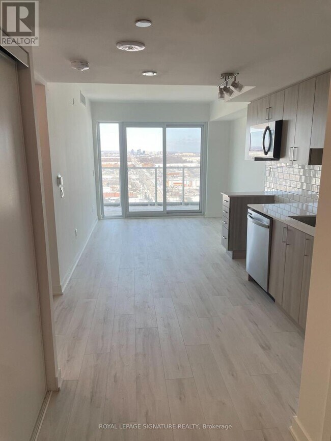 Photo du bâtiment - 1010 Sandy Beach Rd