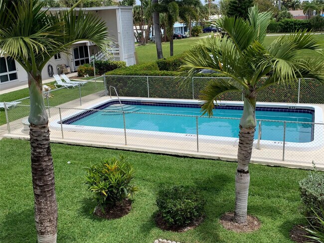 Foto del edificio - 3205 SE 7th St