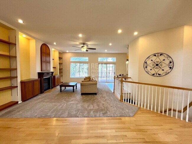 Foto del edificio - 1550 Capadaro Ct